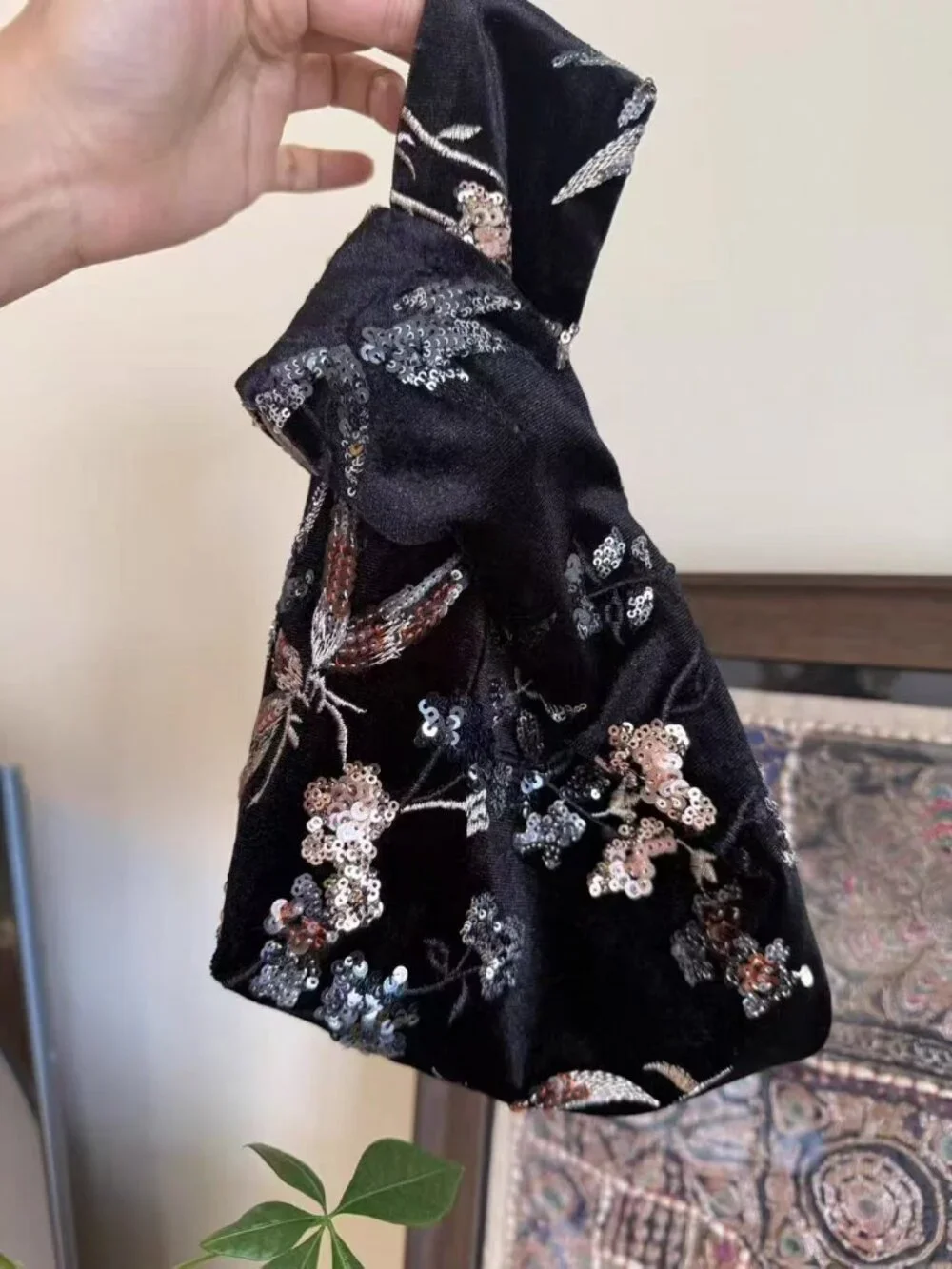 Vintage Velvet Sequin Floral Knot Wristlet Bag OS